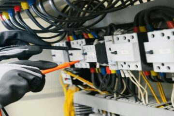 Electrician industrial