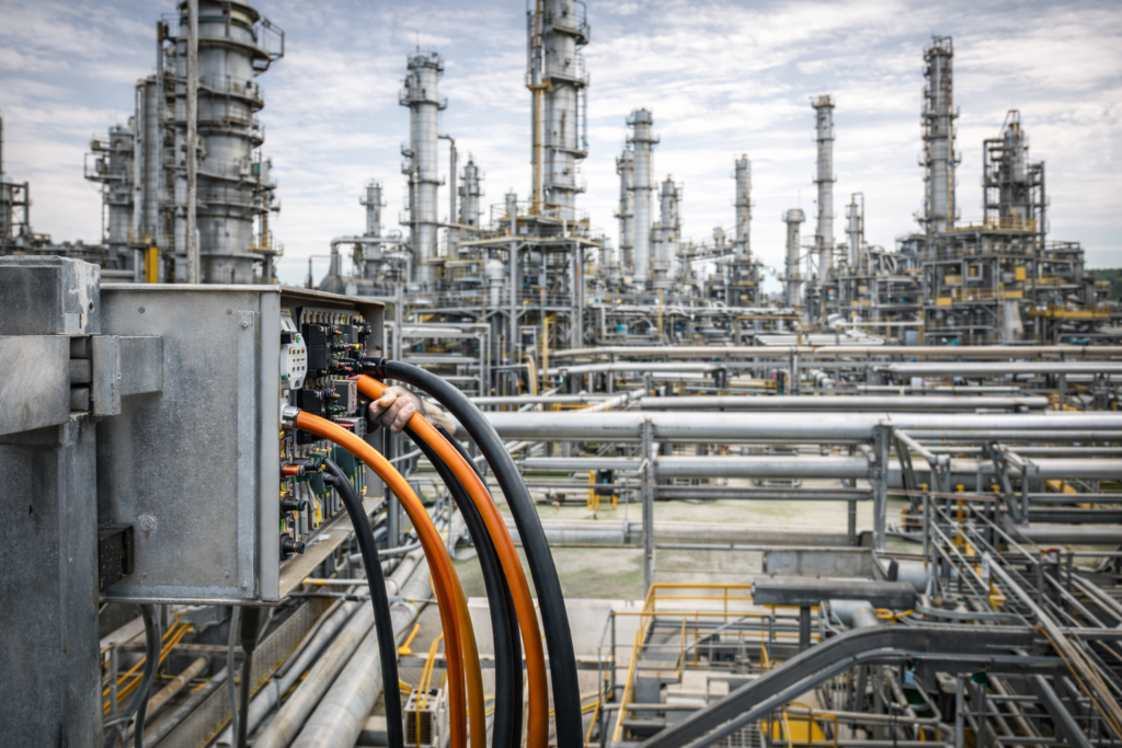 Electrician industrial in fabrica din Olanda